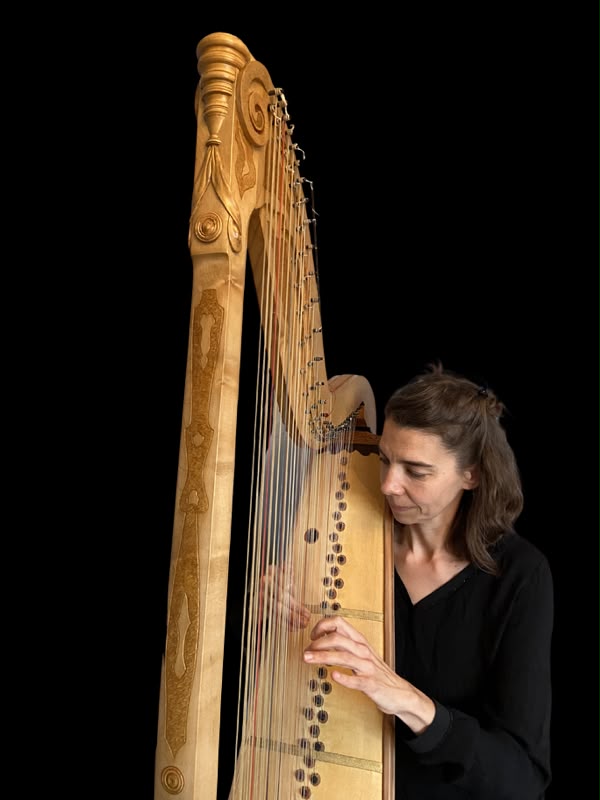Portrait de Célia Perrard, Harpe