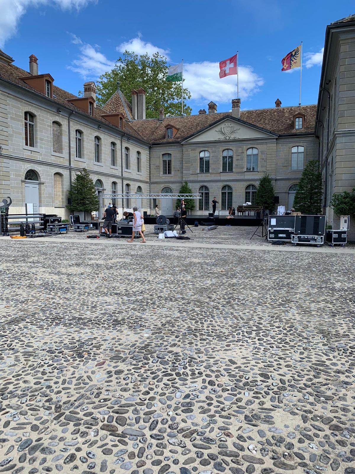 Cour du Château de Prangins